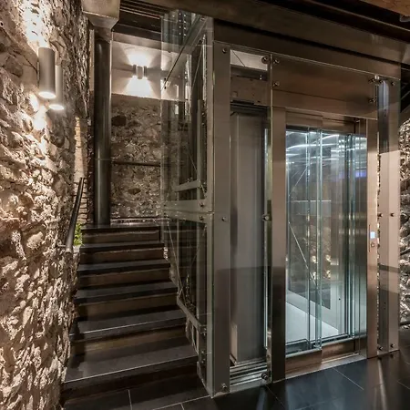 Crocus Apartment